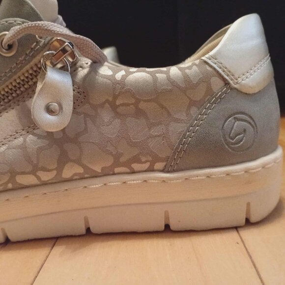 Remonte Grey & Silver Leather Fashion Sneakers | Side Zip | Size 39 - Picture 2 of 13